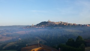 Todi fumi che salgono dalla valle