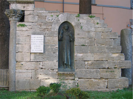 monumento a jacopone da todi