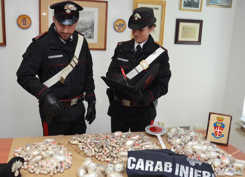 Maxi Sequestro Di 13 Chili Di Eroina E Cocaina « IlTamTam.it Il ...