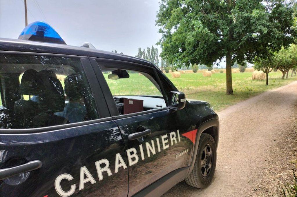 Carabinieri auto