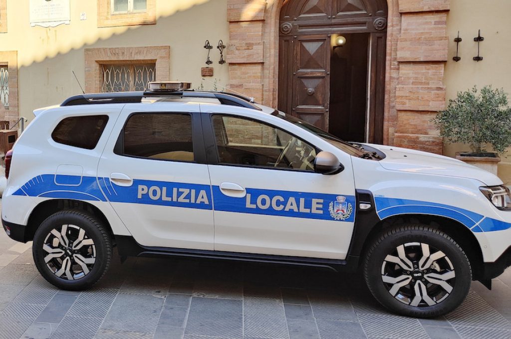 Mezzo Polizia locale (2)