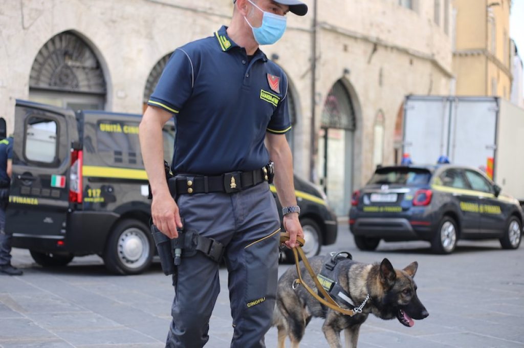 Deruta: Controlli Antidroga Della Guardia Di Finanza « IlTamTam.it Il ...