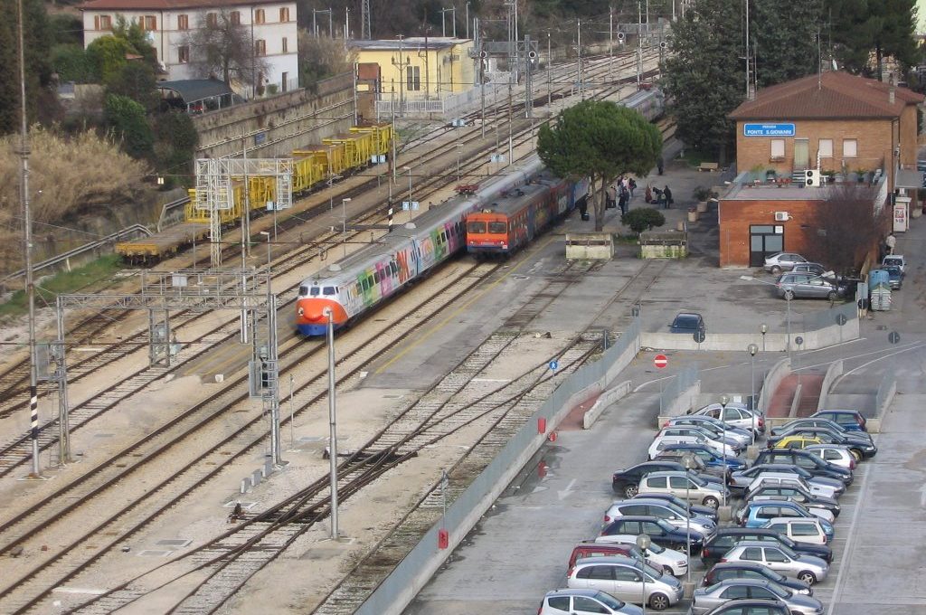 INVIATO CITTADINO Ponte San Giovanni, Goti: Treni a gasolio Fcu:  insopportabile fumo e cattivi odori